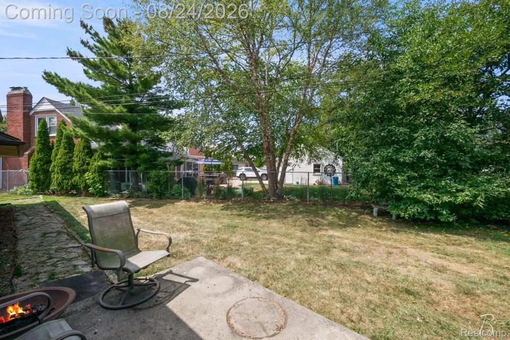 1160 Torrey Road Grosse Pointe Woods City, MI 48236