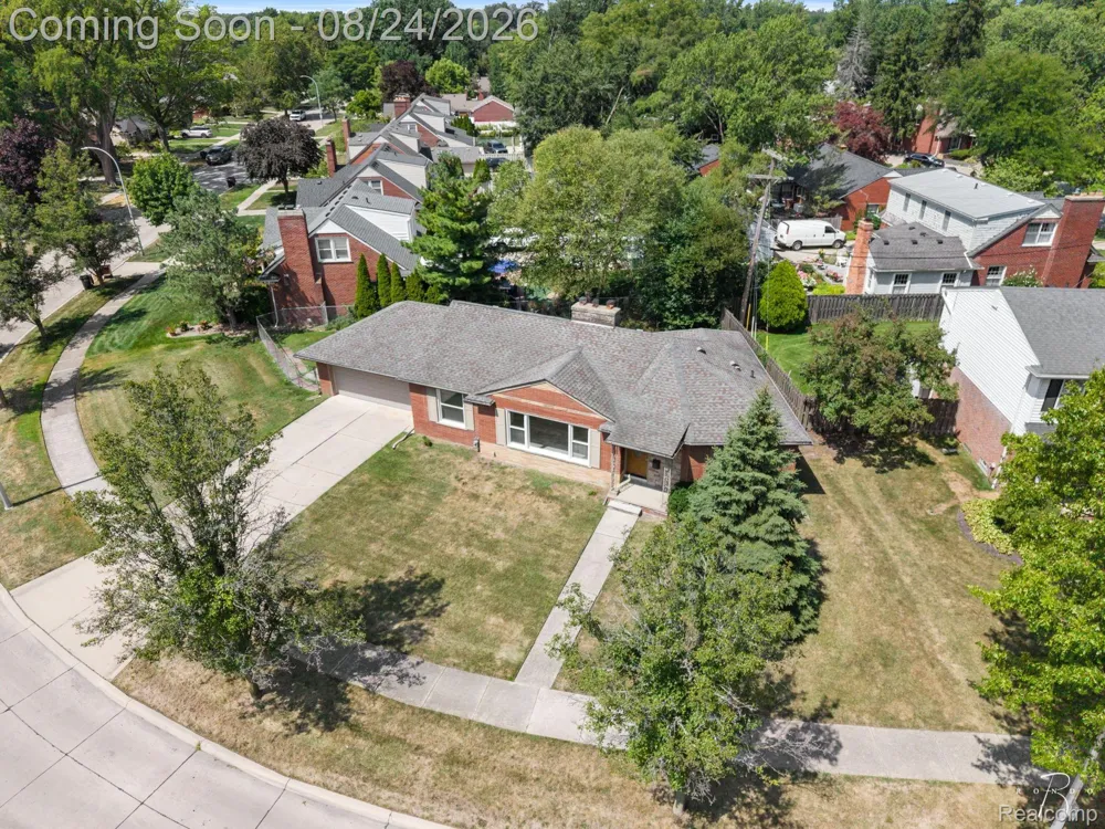1160 Torrey Road Grosse Pointe Woods City, MI 48236