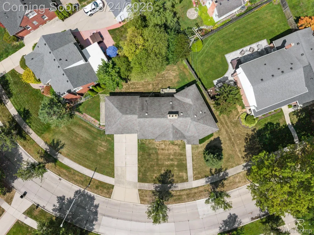 1160 Torrey Road Grosse Pointe Woods City, MI 48236