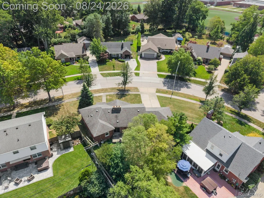 1160 Torrey Road Grosse Pointe Woods City, MI 48236