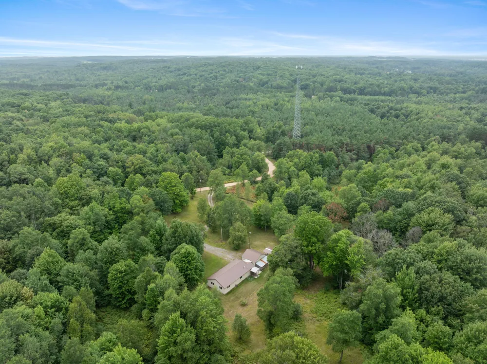 11642 S Woodland Drive Richland Township, MI 49601