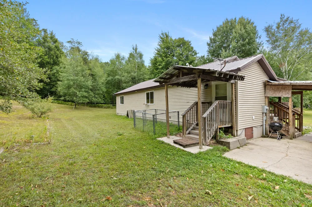 11642 S Woodland Drive Richland Township, MI 49601