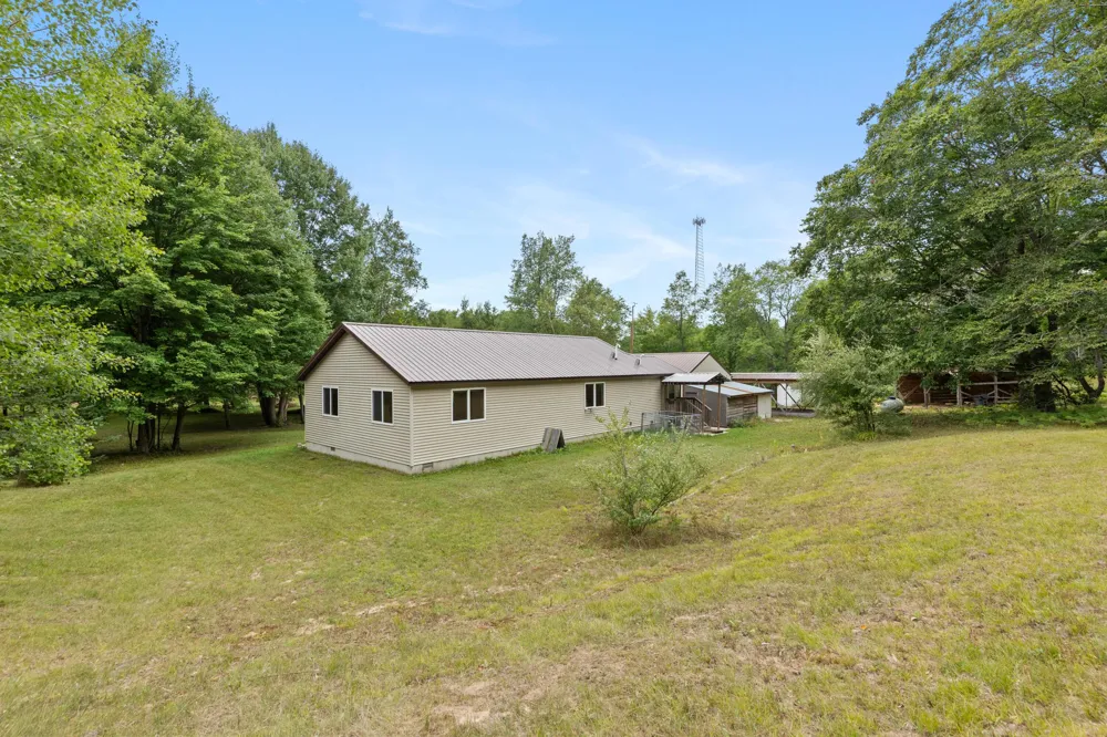 11642 S Woodland Drive Richland Township, MI 49601