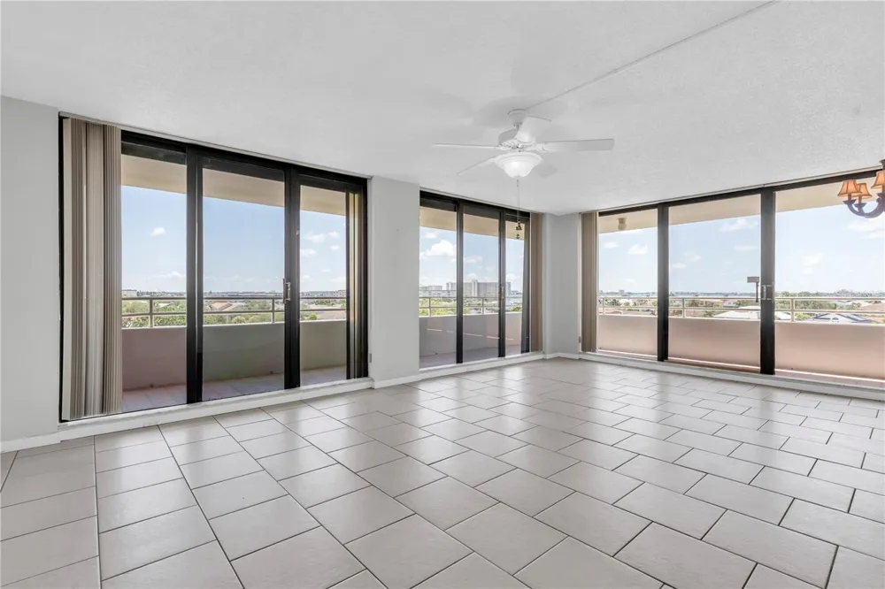 5950 PELICAN BAY PLAZA S #601 Gulfport, FL 33707