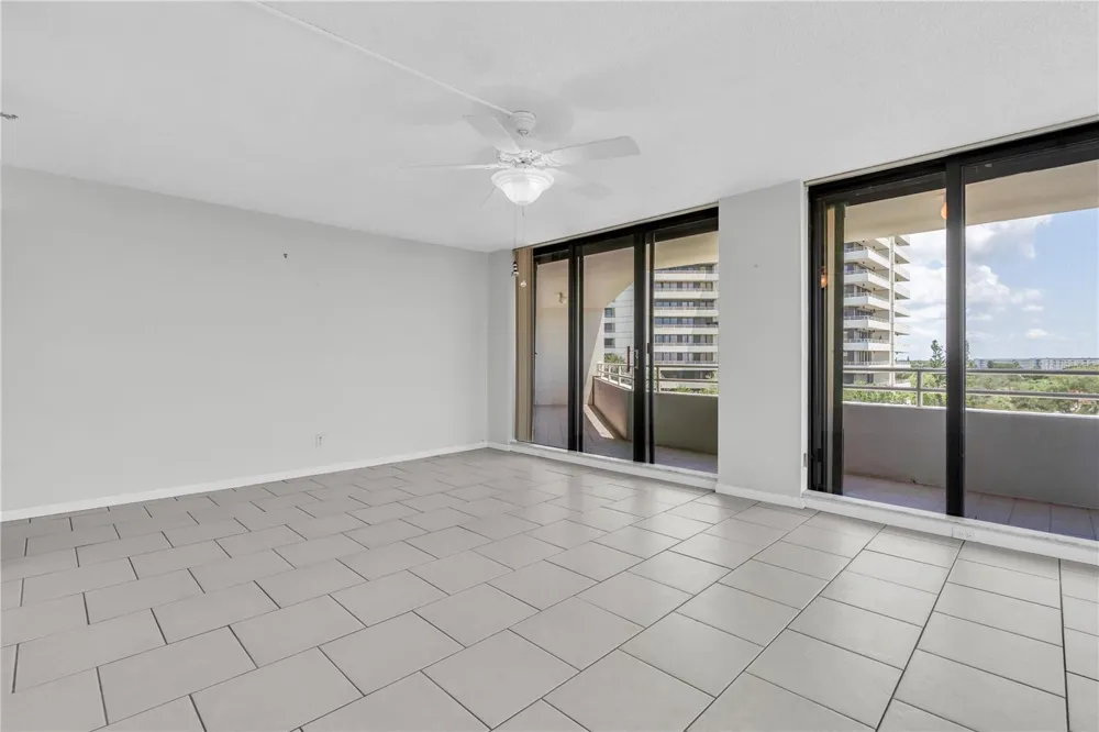 5950 PELICAN BAY PLAZA S #601 Gulfport, FL 33707