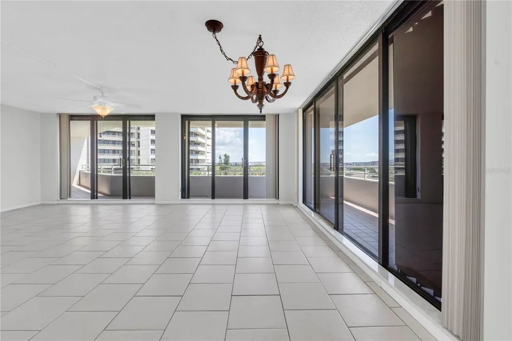 5950 PELICAN BAY PLAZA S #601 Gulfport, FL 33707