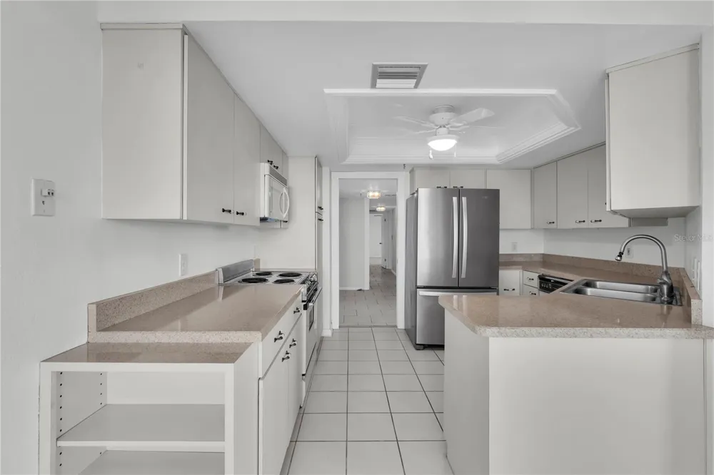 5950 PELICAN BAY PLAZA S #601 Gulfport, FL 33707