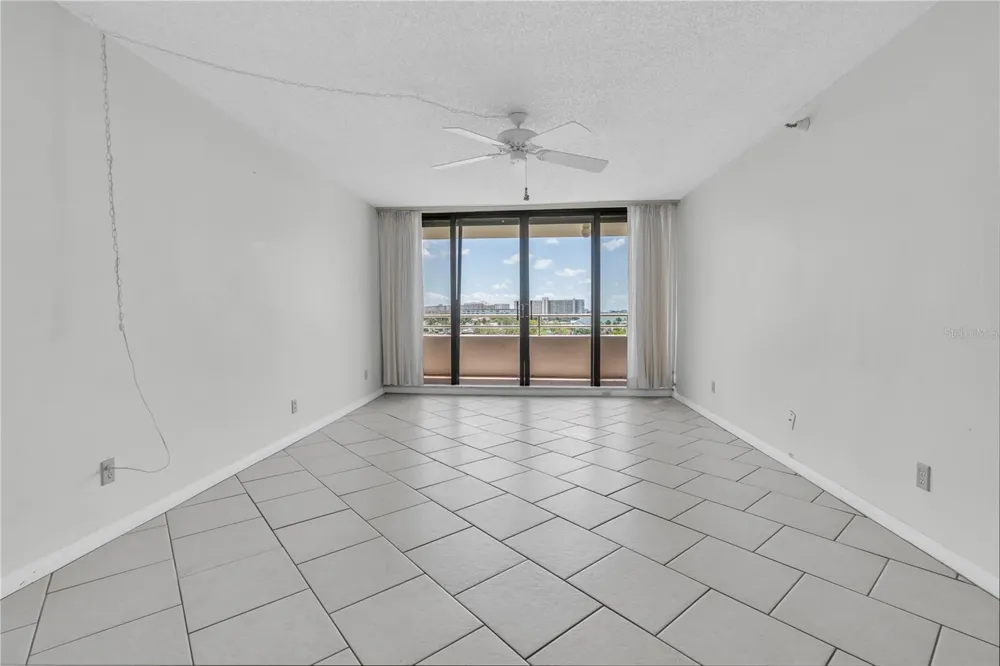 5950 PELICAN BAY PLAZA S #601 Gulfport, FL 33707
