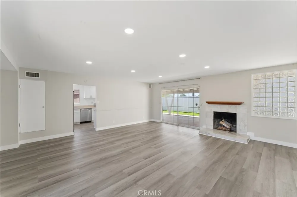 16550 Kalisher Granada Hills, CA 91344