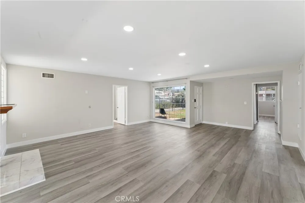 16550 Kalisher Granada Hills, CA 91344