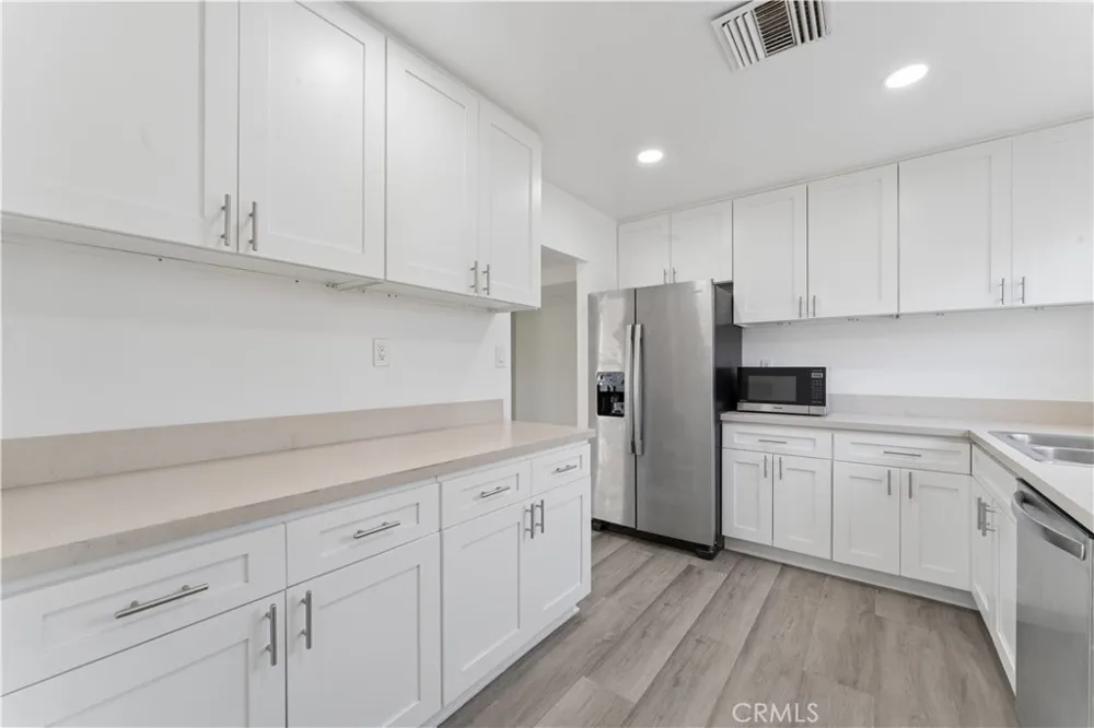 16550 Kalisher Granada Hills, CA 91344