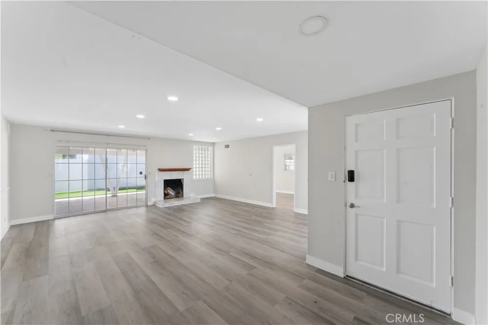 16550 Kalisher Granada Hills, CA 91344