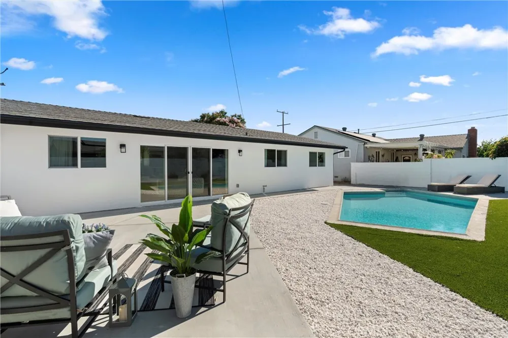 8591 Greenleaf Avenue Buena Park, CA 90620