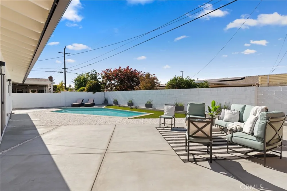 8591 Greenleaf Avenue Buena Park, CA 90620
