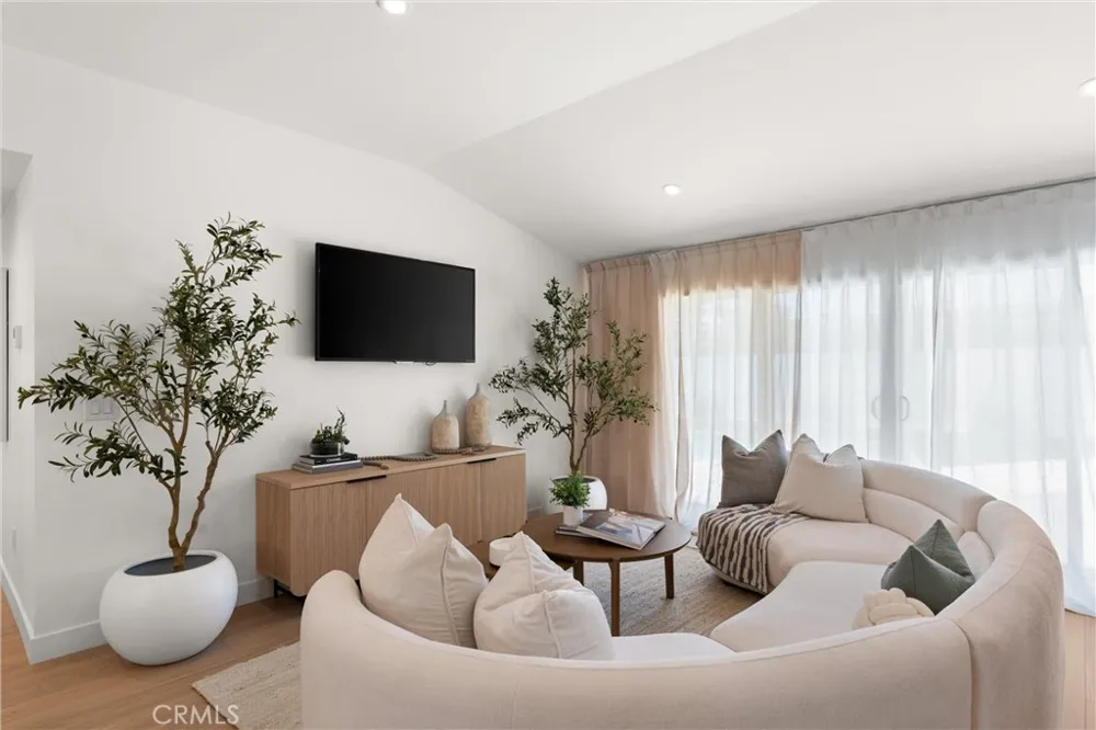 8591 Greenleaf Avenue Buena Park, CA 90620