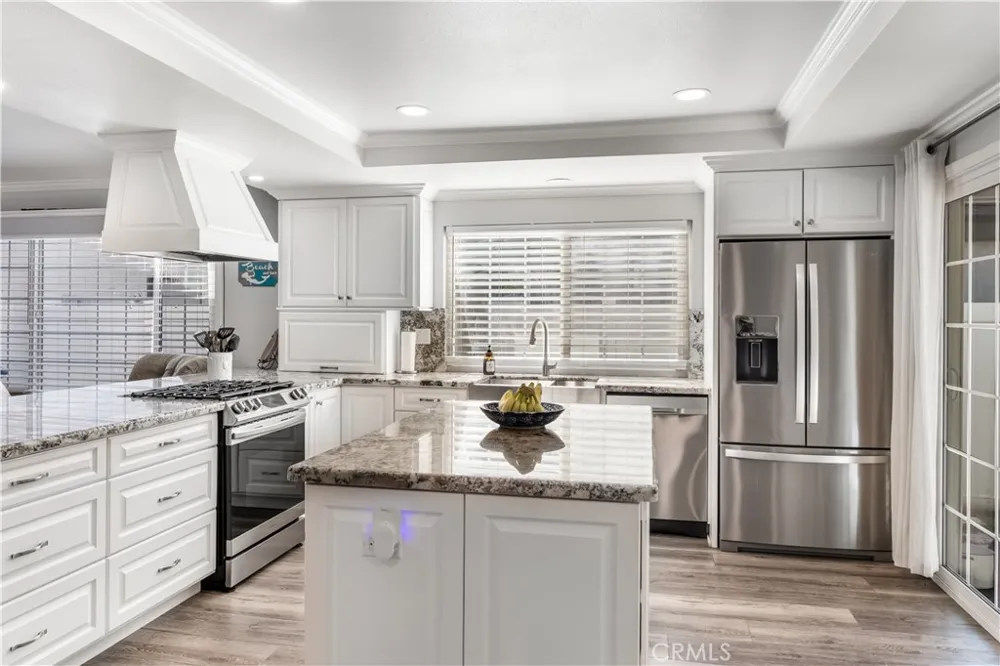26515 Kari Brook Lake Forest, CA 92630