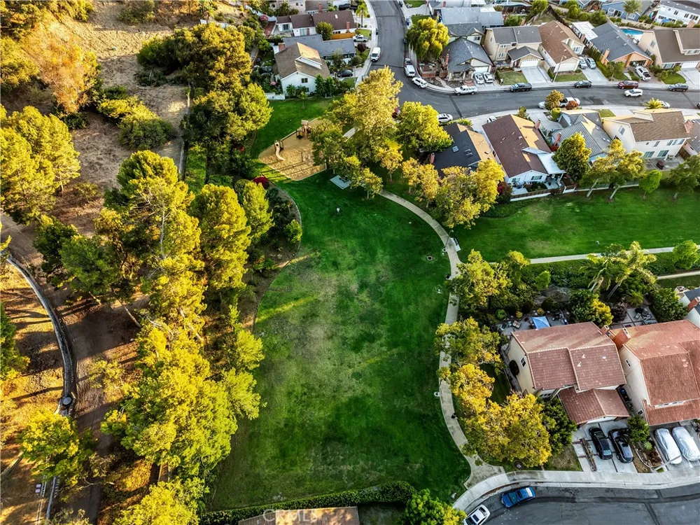 26515 Kari Brook Lake Forest, CA 92630