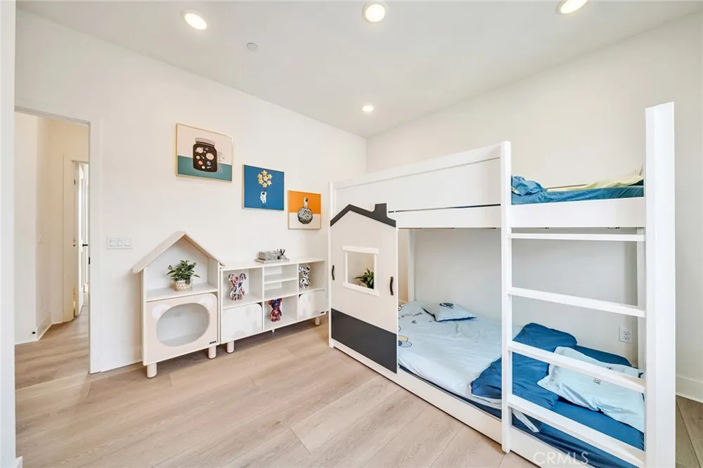 16345 Veterans Tustin, CA 92782