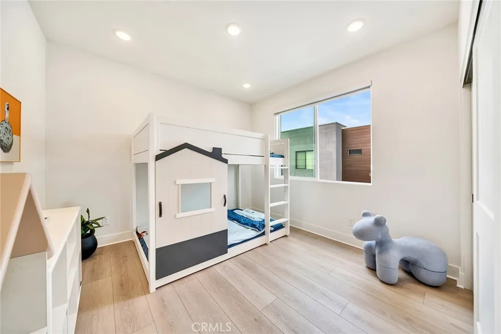 16345 Veterans Tustin, CA 92782