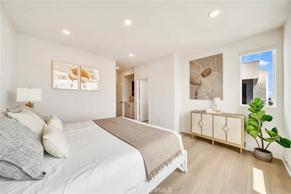16345 Veterans Tustin, CA 92782