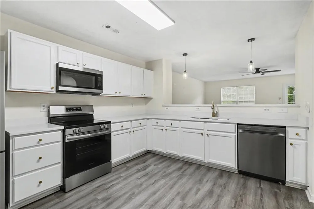 6865 Mountain Circle Riverdale, GA 30274