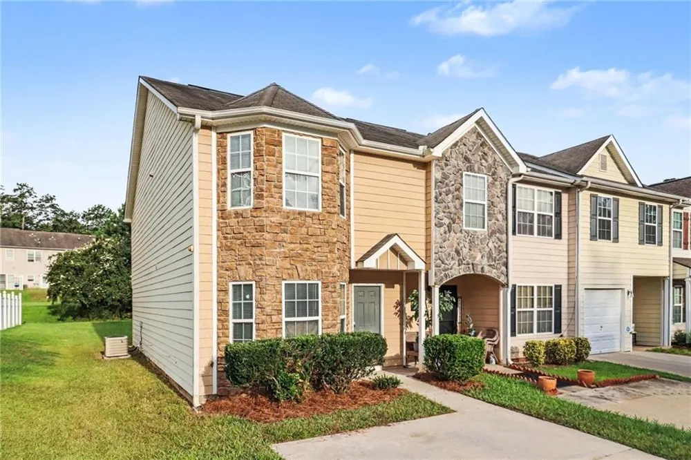 6865 Mountain Circle Riverdale, GA 30274