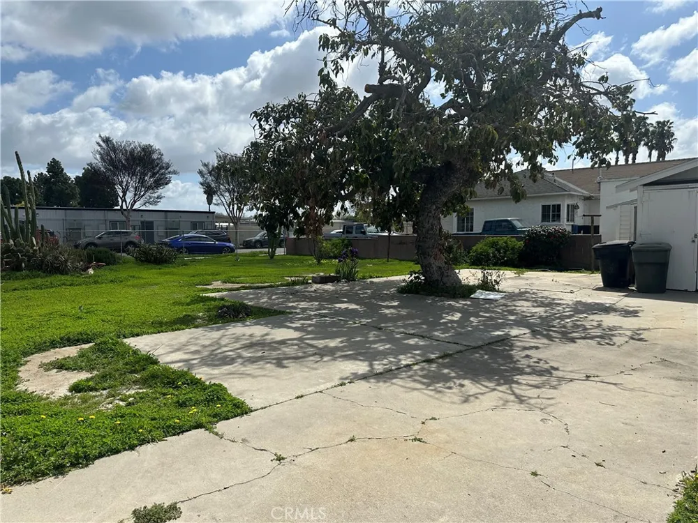 612 W Santa Ana Anaheim, CA 92805