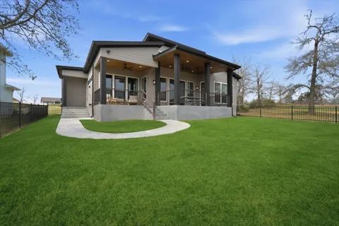 255 Peninsula Drive