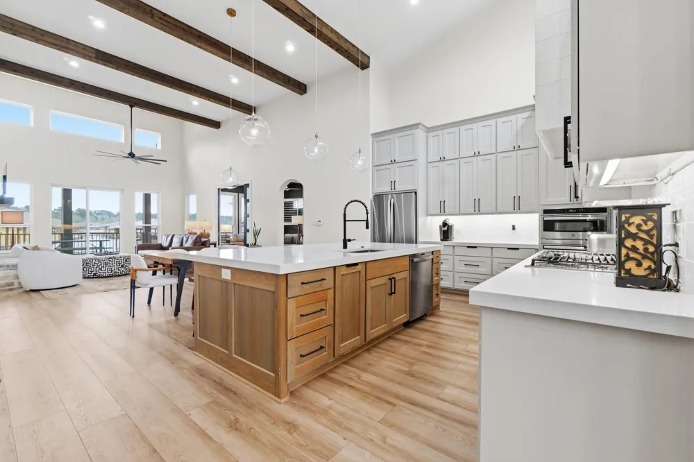 255 Peninsula Drive Livingston, TX 77351