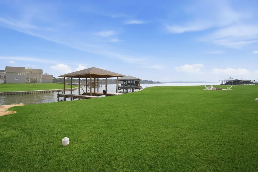 255 Peninsula Drive Livingston, TX 77351