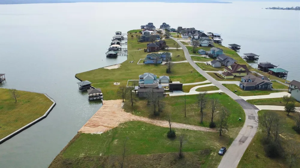 255 Peninsula Drive Livingston, TX 77351