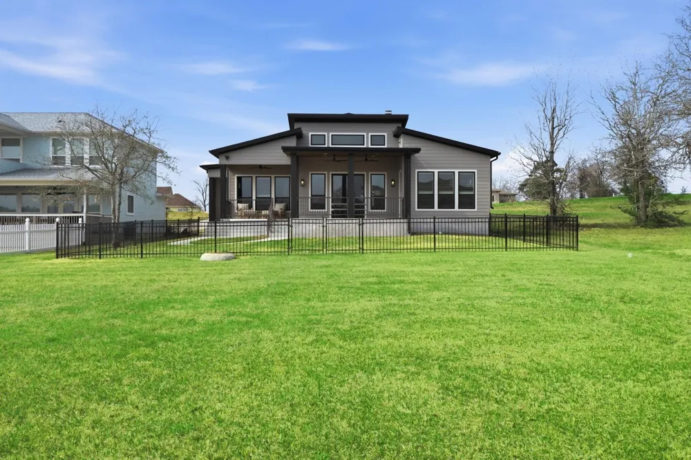 255 Peninsula Drive Livingston, TX 77351