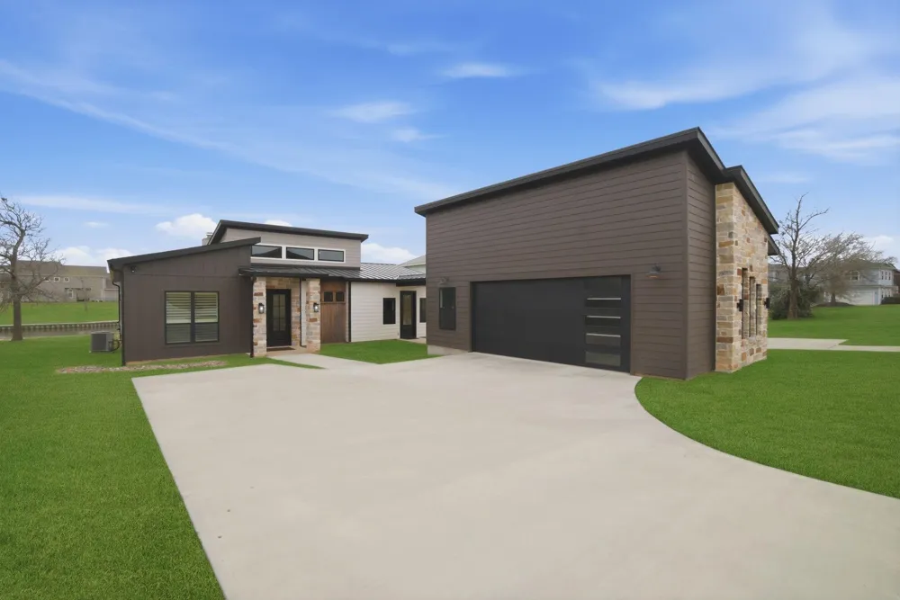 255 Peninsula Drive Livingston, TX 77351