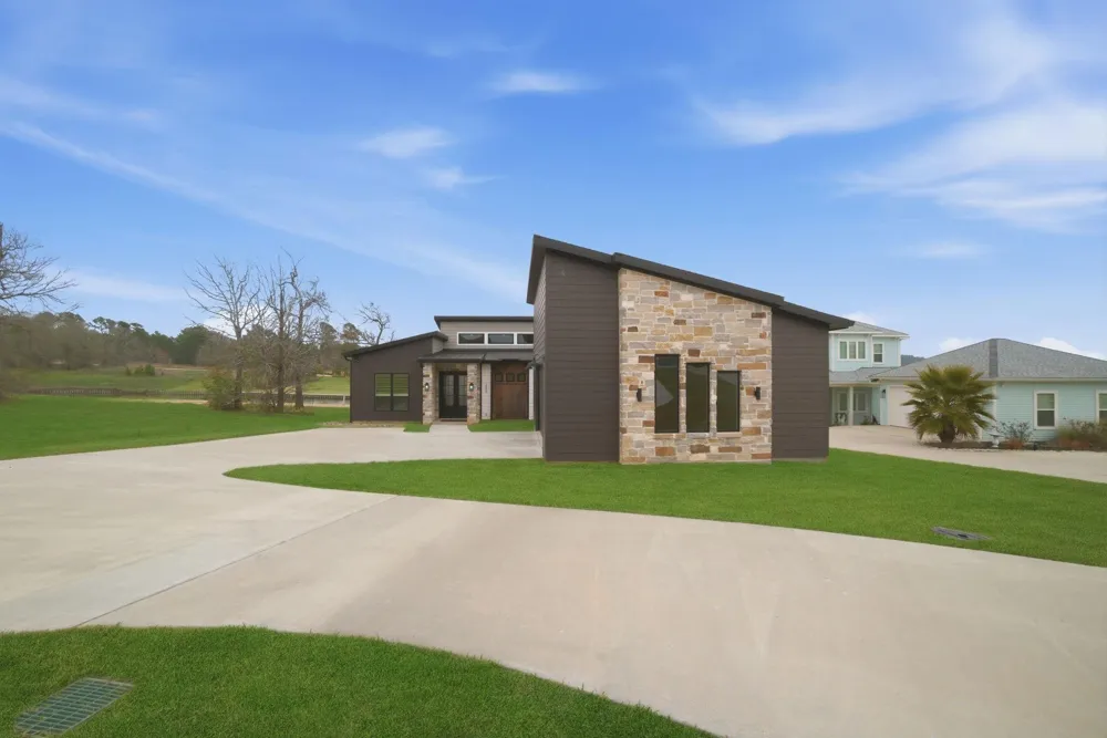 255 Peninsula Drive Livingston, TX 77351