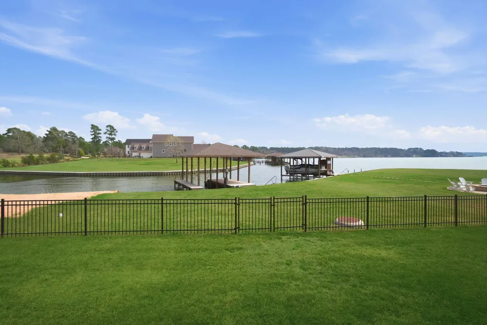 255 Peninsula Drive Livingston, TX 77351