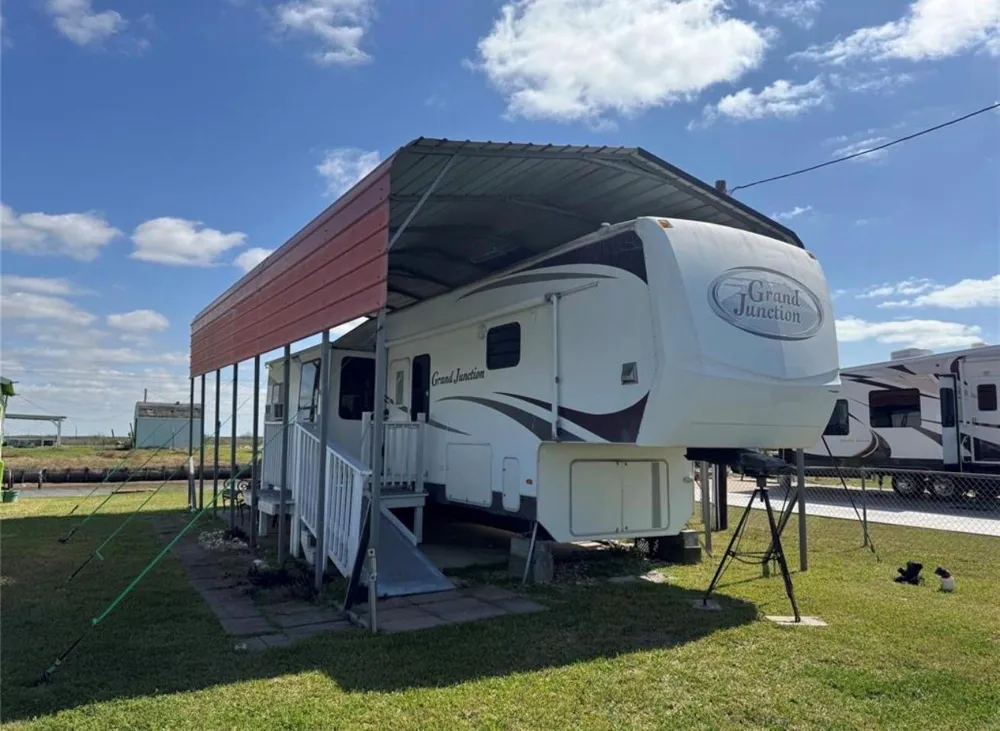 1561 County Road 299 Sargent, TX 77414