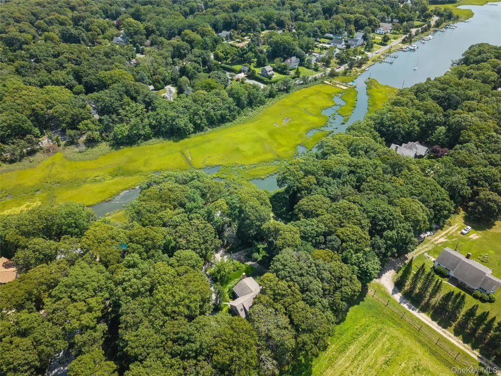 1020 Monsell Lane Cutchogue, NY 11935