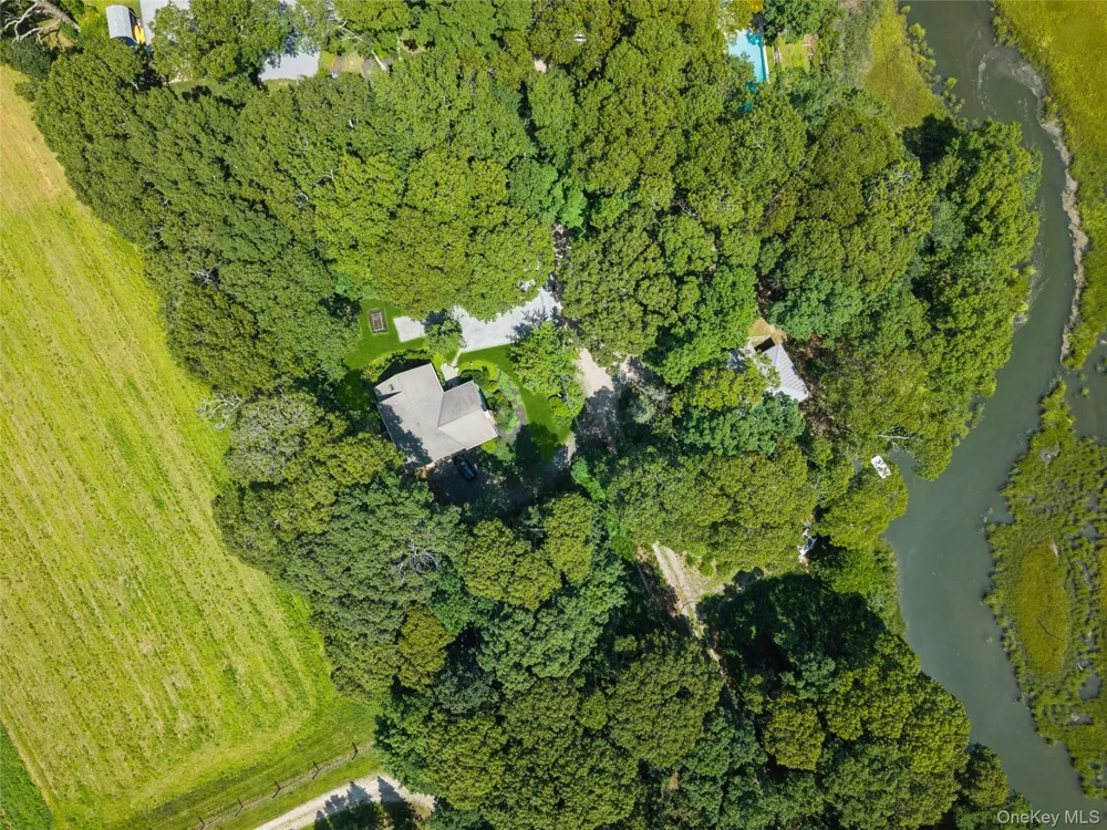 1020 Monsell Lane Cutchogue, NY 11935