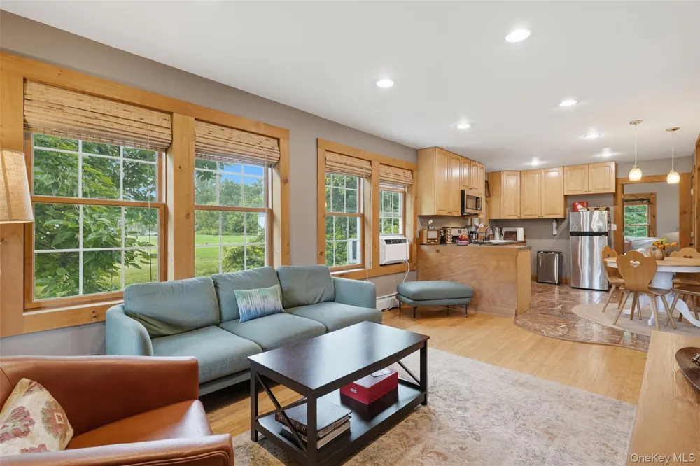 8 S Ohioville Road New Paltz, NY 12561