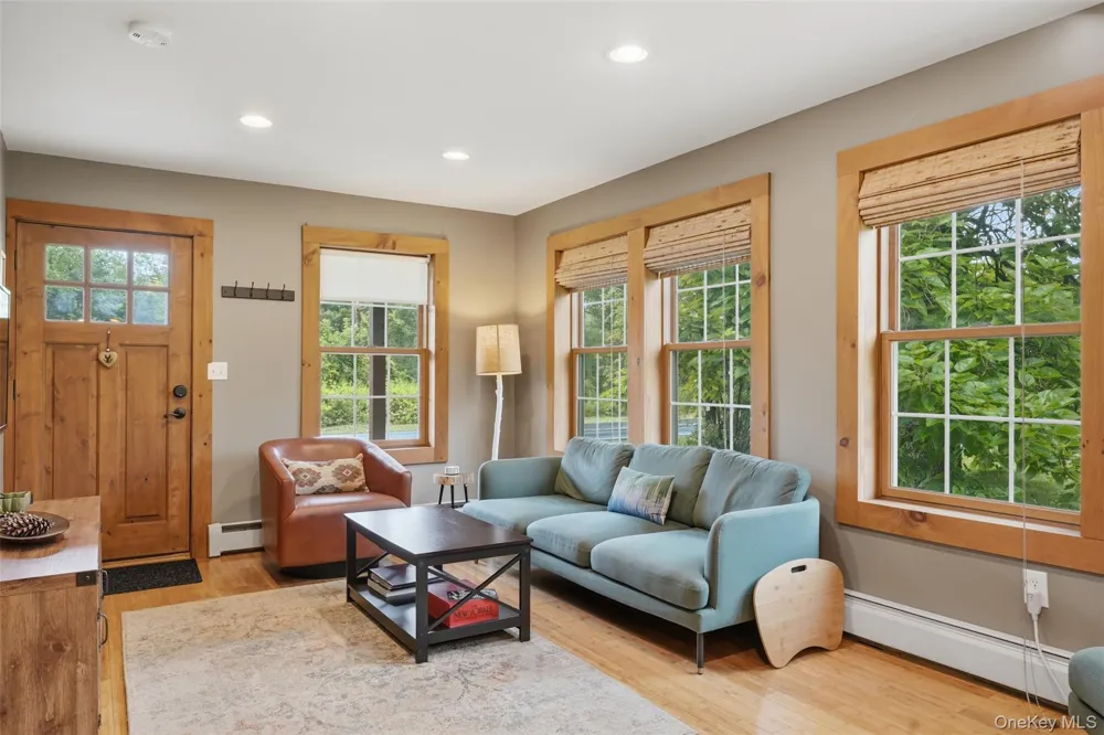 8 S Ohioville Road New Paltz, NY 12561