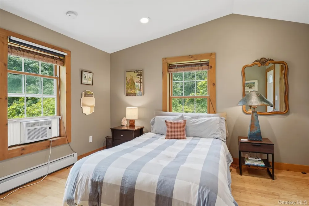 8 S Ohioville Road New Paltz, NY 12561