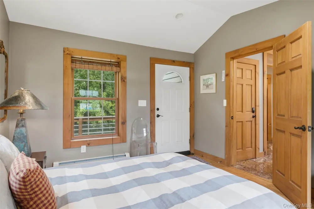 8 S Ohioville Road New Paltz, NY 12561