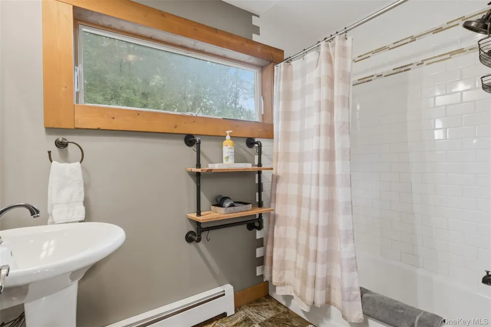 8 S Ohioville Road New Paltz, NY 12561