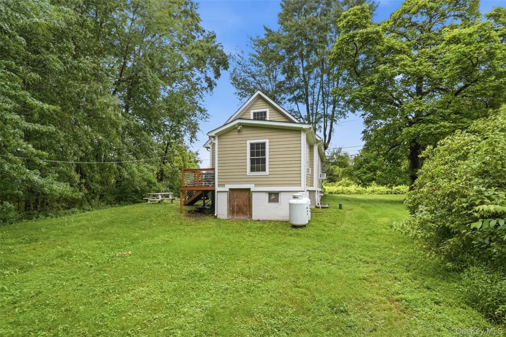 8 S Ohioville Road New Paltz, NY 12561