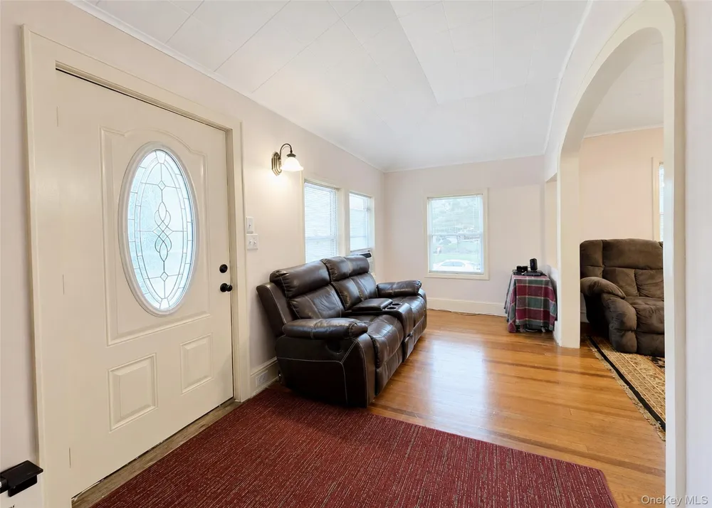 170 Woodycrest Drive Farmingville, NY 11738