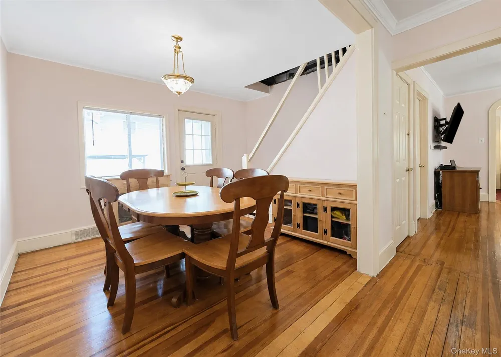 170 Woodycrest Drive Farmingville, NY 11738
