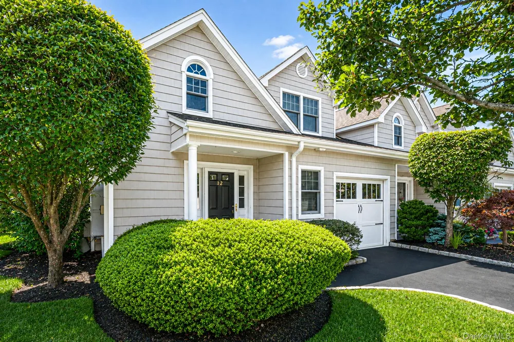 32 Coral Lane Sayville, NY 11782