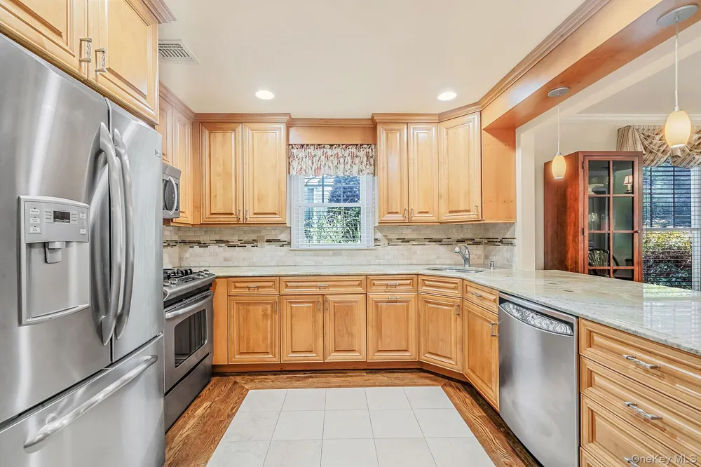 32 Coral Lane Sayville, NY 11782