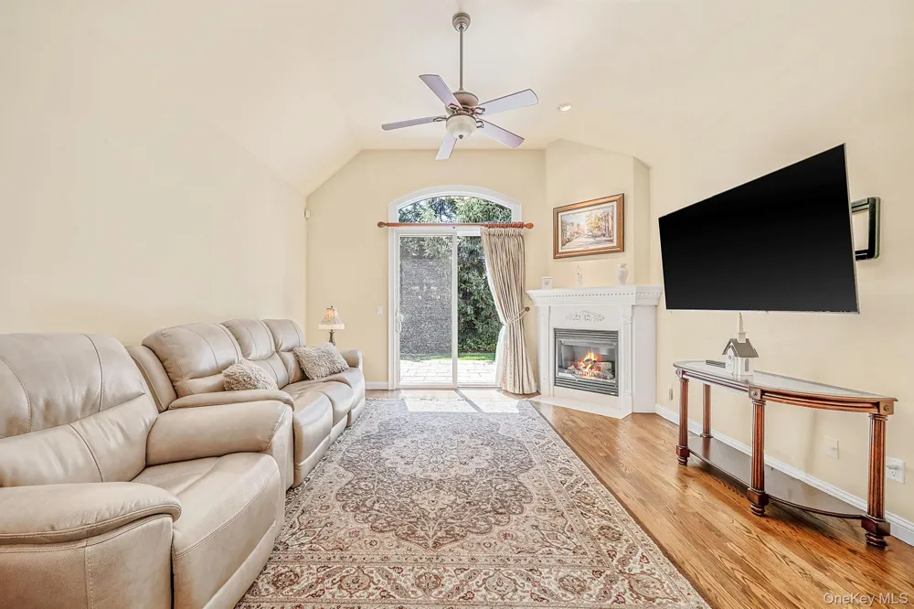 32 Coral Lane Sayville, NY 11782