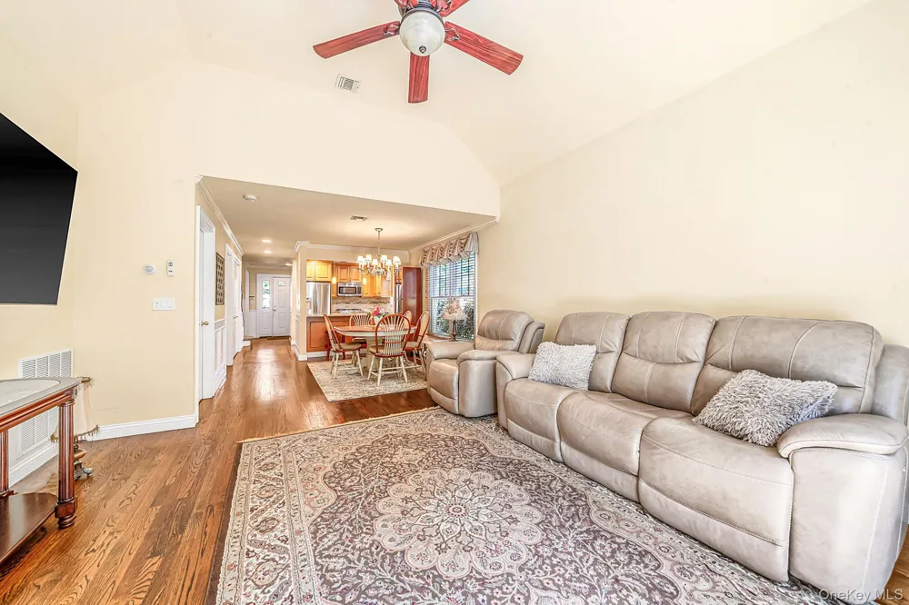 32 Coral Lane Sayville, NY 11782